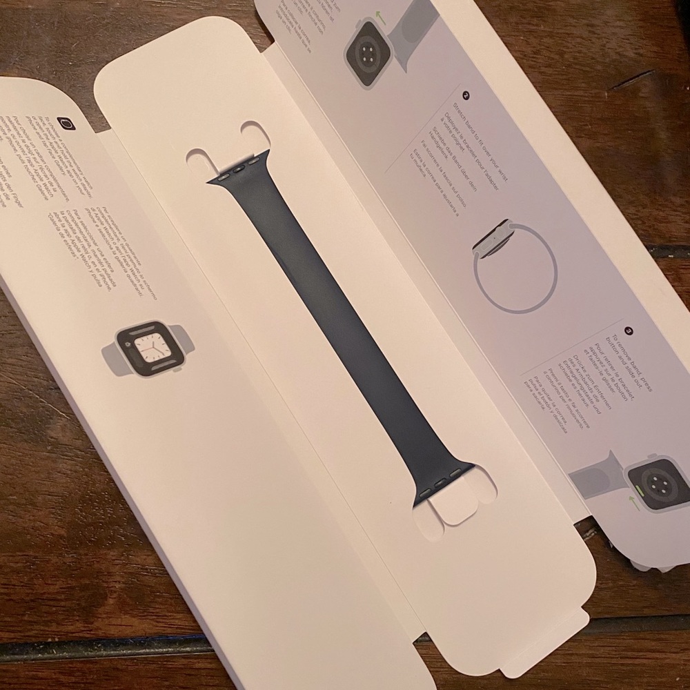 Apple Watch 40mm Deep Navy Solo Loop 8